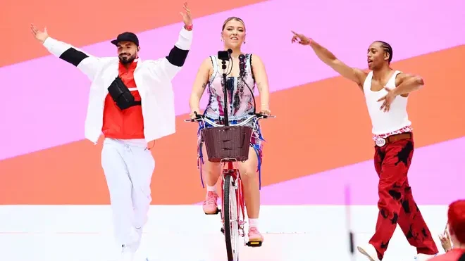 7 - Caity Baser - Summertime Ball